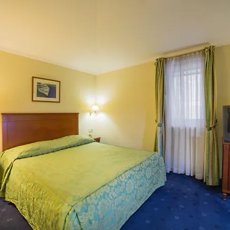 Continental 3* Abbázia