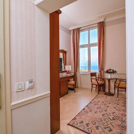 Szálloda Continental 3*