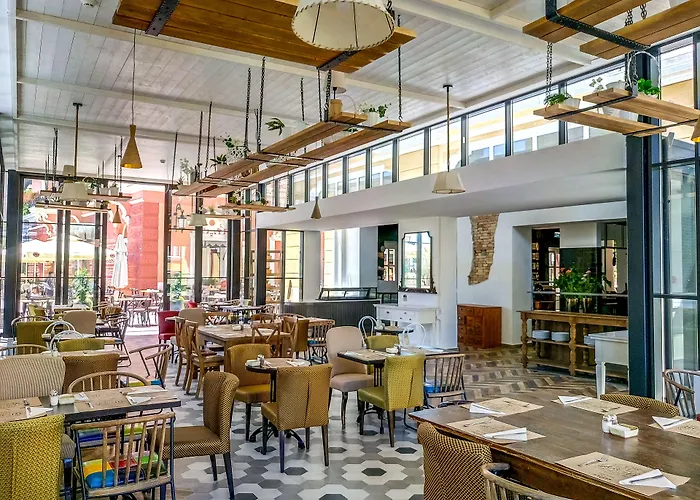 Отель Continental 3*