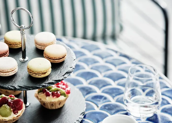 Отель Continental