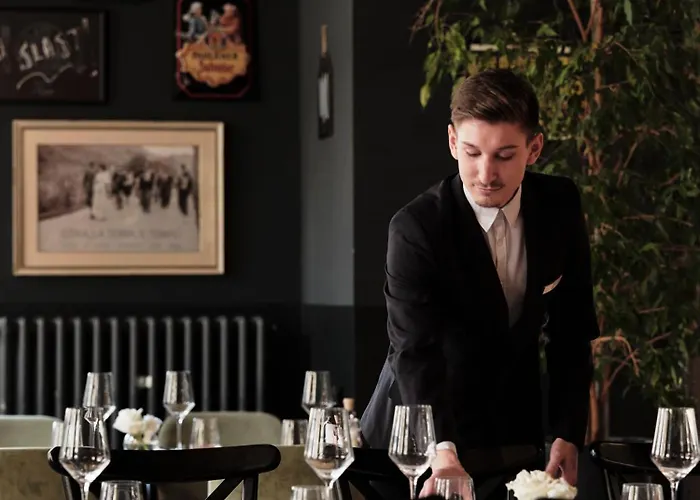 Отель Continental 3*